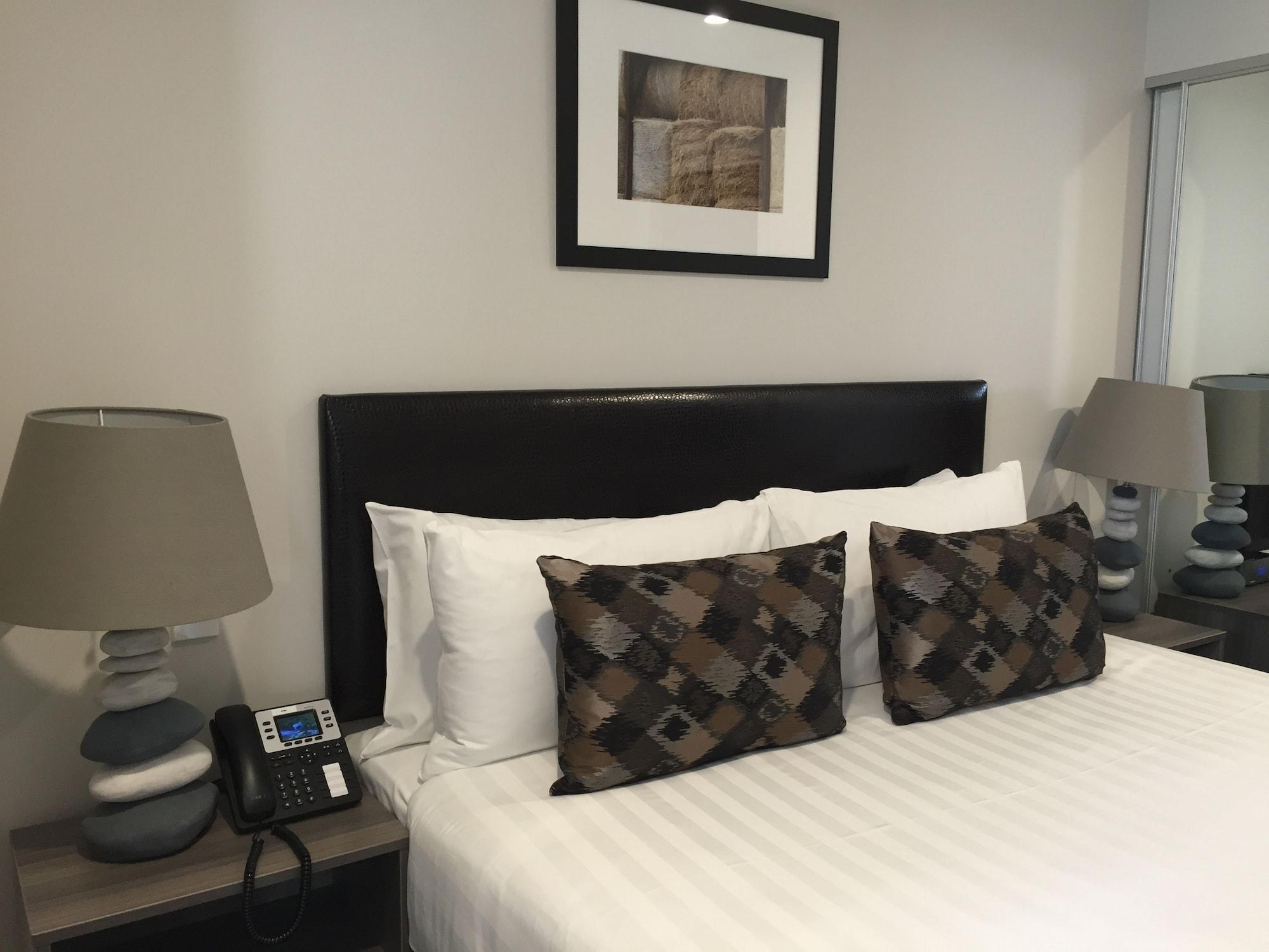 Ramada Suites By Wyndham Queenstown Remarkables Park Exteriör bild