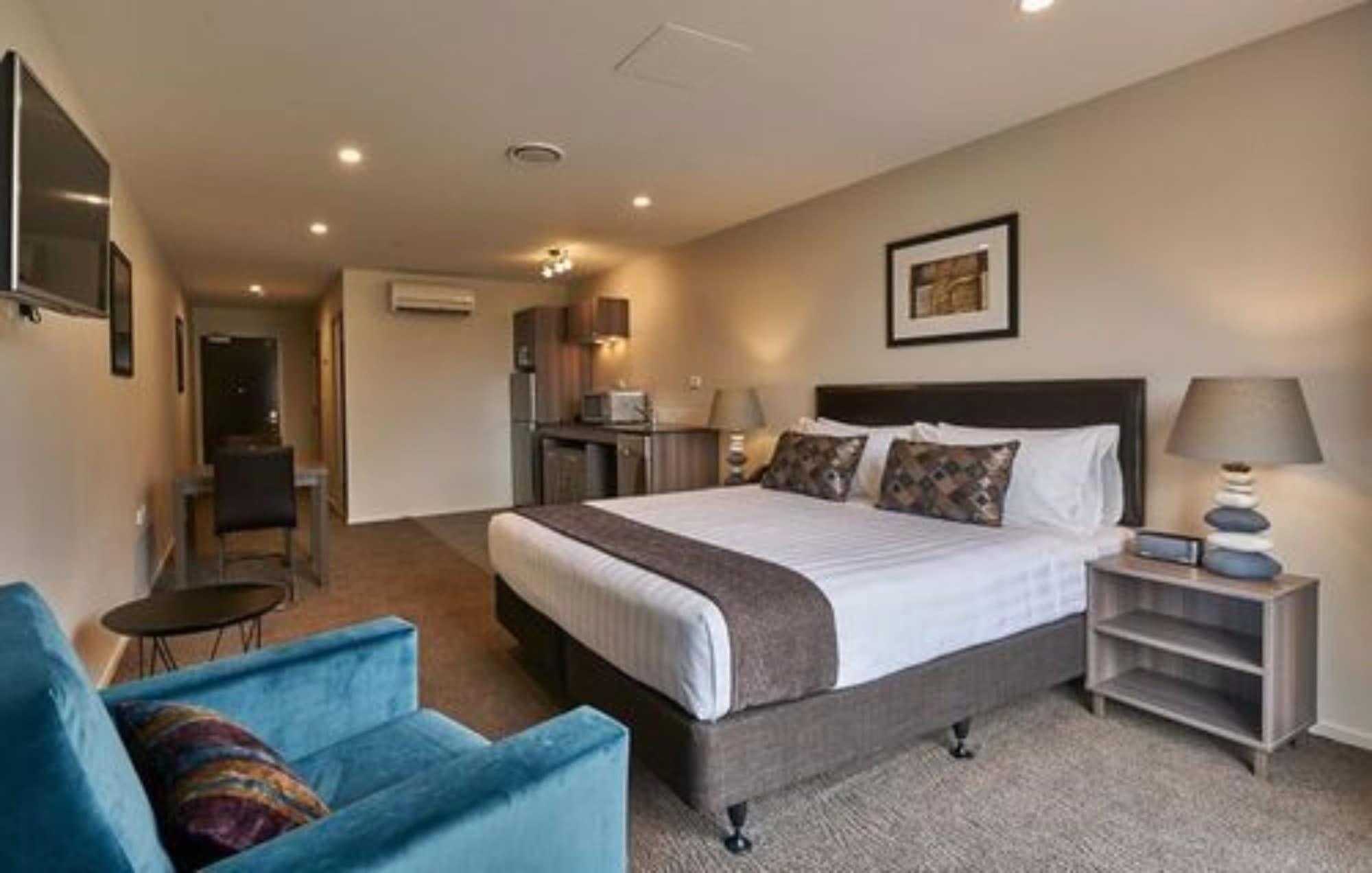 Ramada Suites By Wyndham Queenstown Remarkables Park Exteriör bild