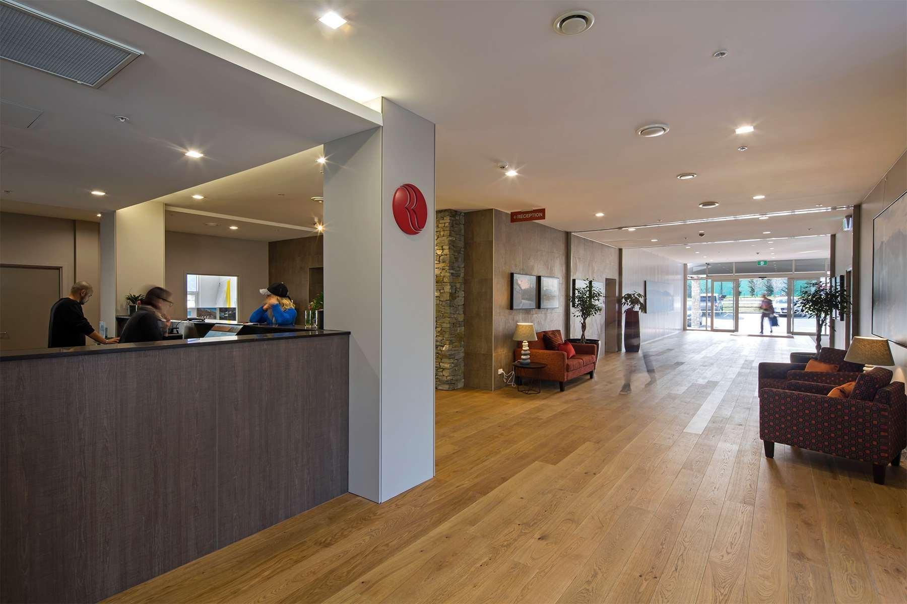 Ramada Suites By Wyndham Queenstown Remarkables Park Exteriör bild