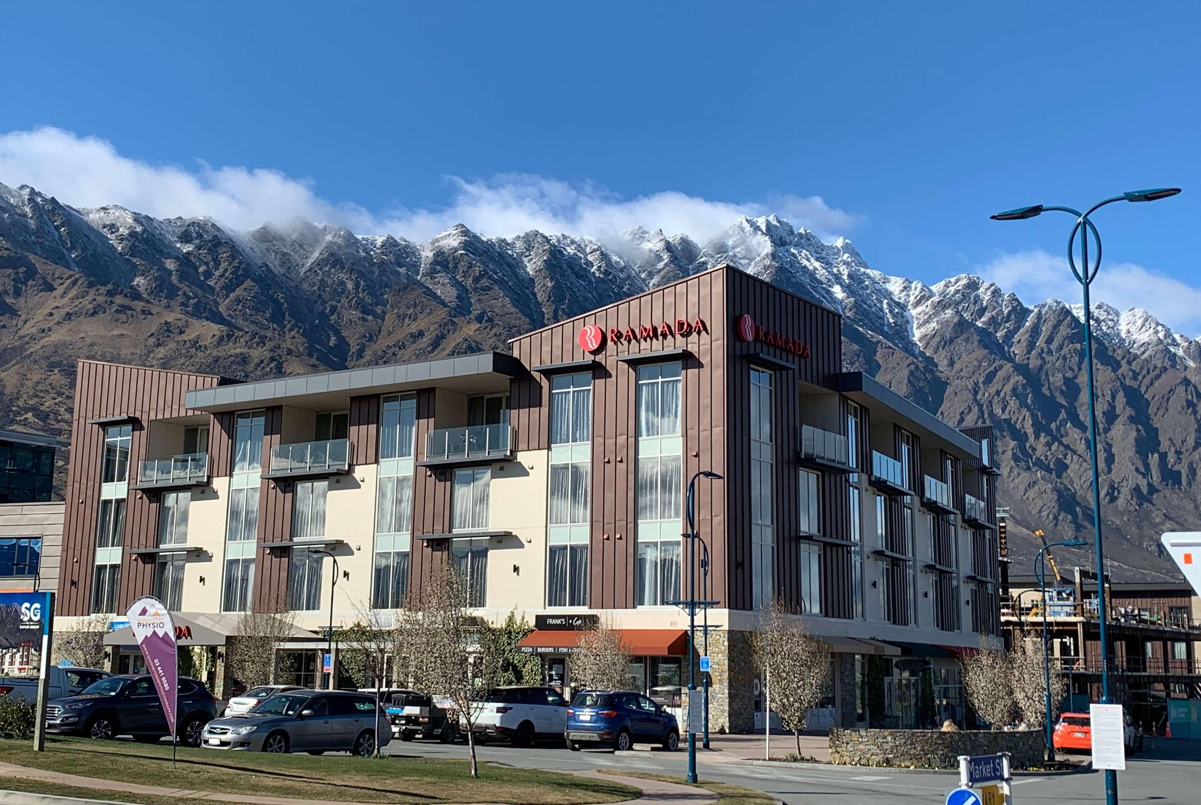 Ramada Suites By Wyndham Queenstown Remarkables Park Exteriör bild