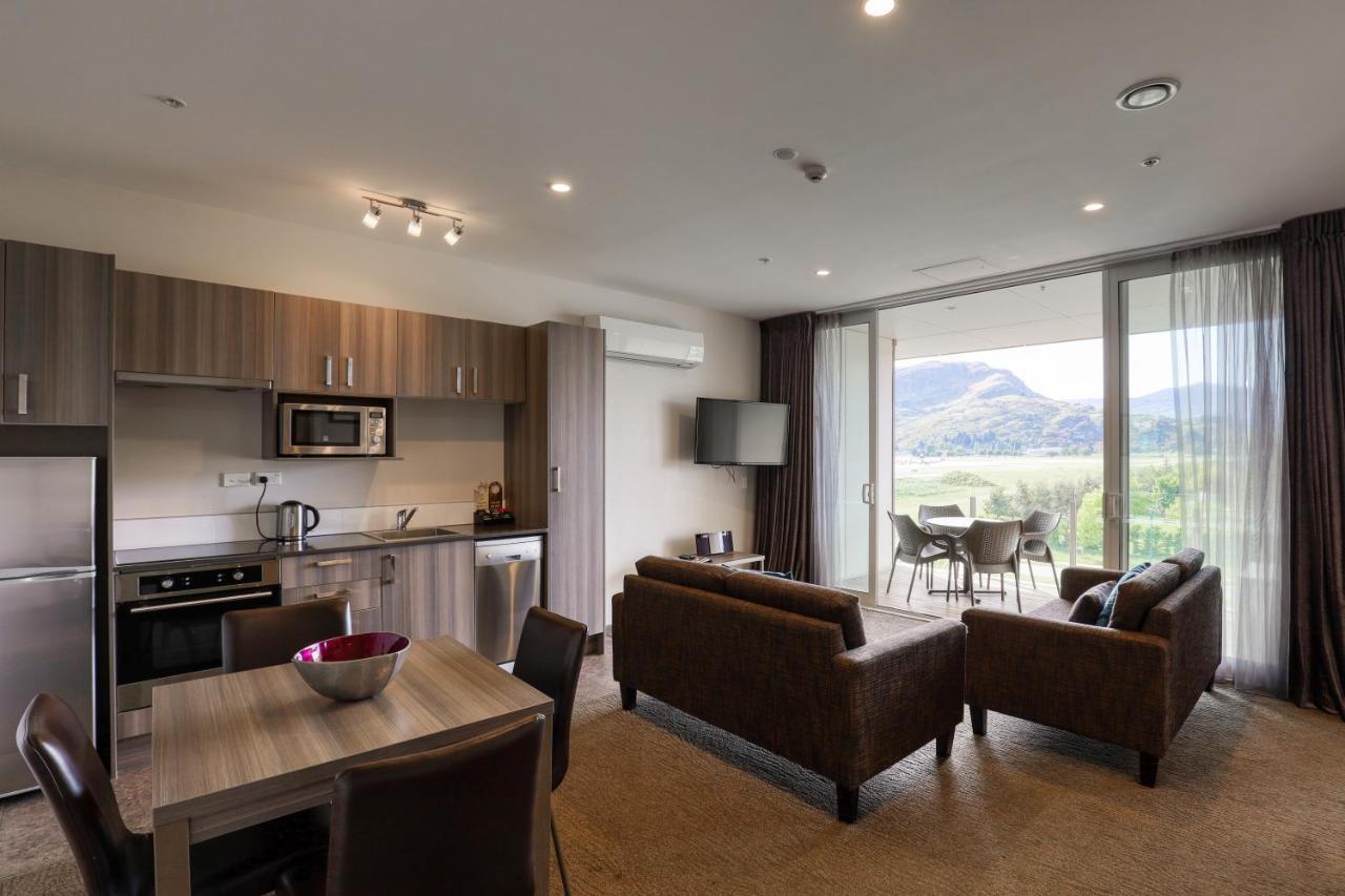 Ramada Suites By Wyndham Queenstown Remarkables Park Exteriör bild