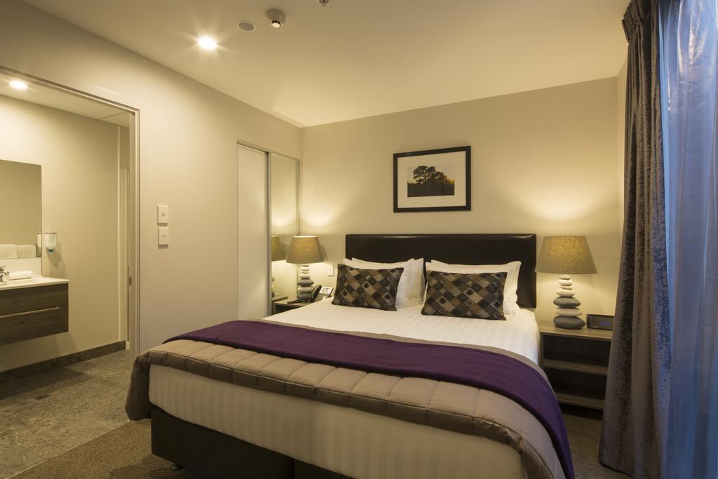 Ramada Suites By Wyndham Queenstown Remarkables Park Exteriör bild
